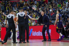 开云体育服务-关于关键时刻突围战来临，深圳男篮围绕社区盾复出首秀，态度坚定，球队文化再被提及的信息